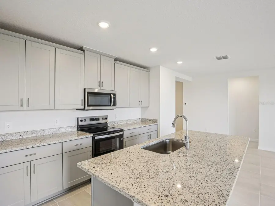 811 Sunshower Drive, Lady Lake, FL 32159 - #3