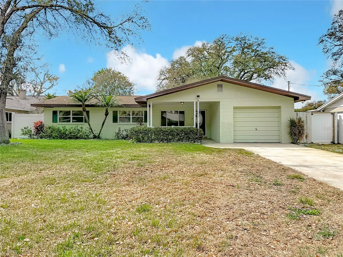 11328 N Oakleaf Avenue, Tampa, FL 33612 - #1