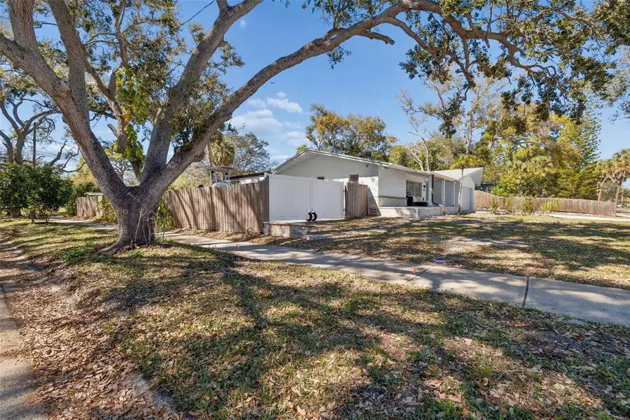 6695 Canton Street S, Saint Petersburg, FL 33712 - #2