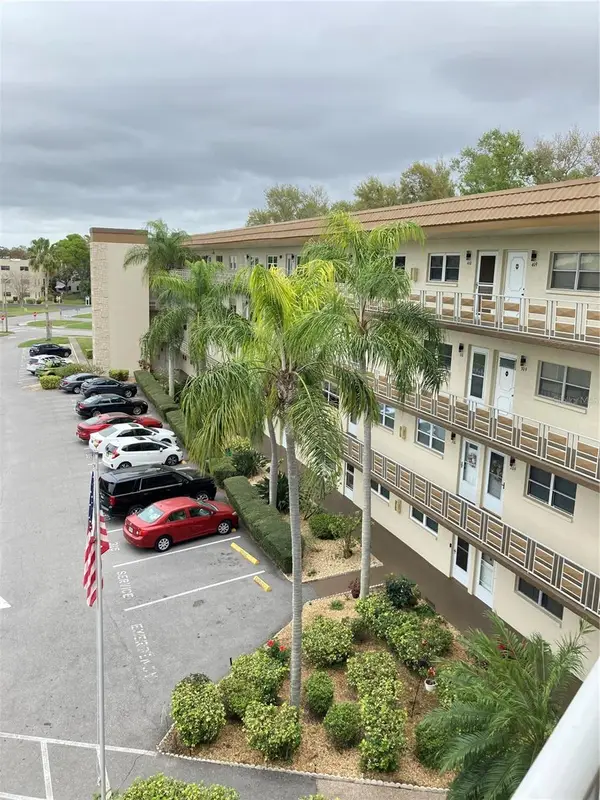 5725 80th Street N #408, ST PETERSBURG, FL 33709