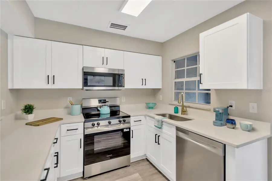 327 Kensington Lake Circle, Brandon, FL 33511 - #2