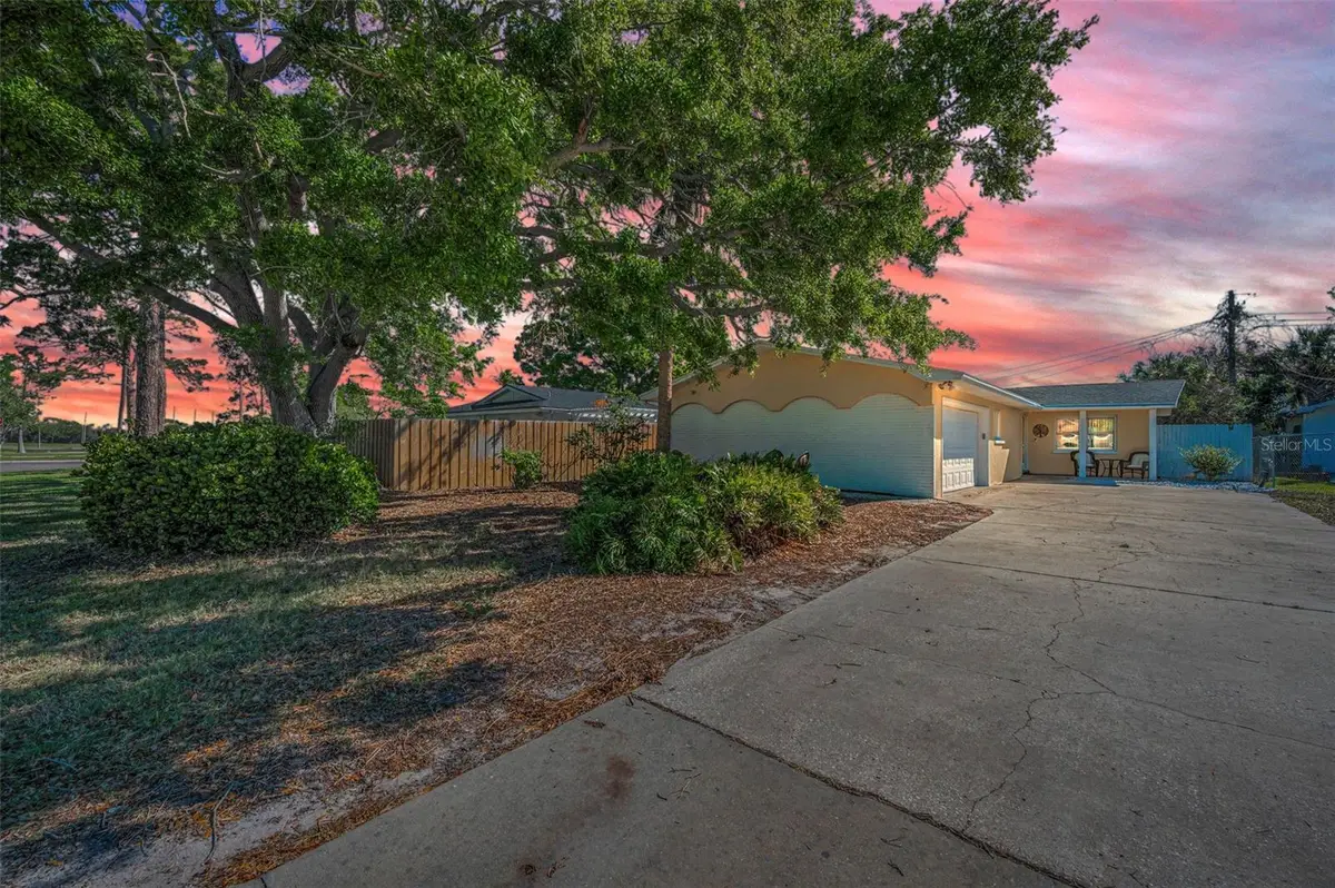 2053 Jefferson Avenue, Dunedin, FL 34698 - #1