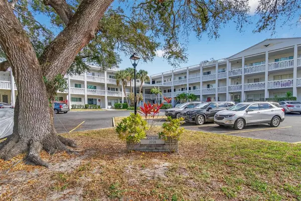 2021 Australia Way W #39, CLEARWATER, FL 33763