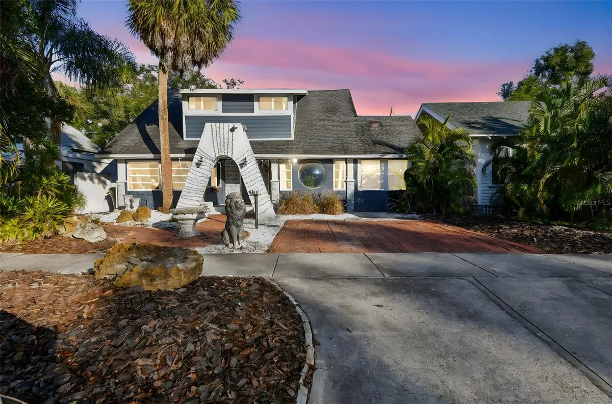 945 11th Street N, Saint Petersburg, FL 33705 - #1