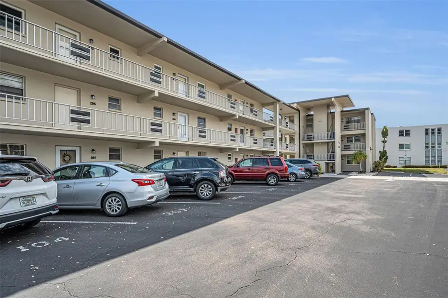 9940 47th Avenue N #105, Saint Petersburg, FL 33708 - #2