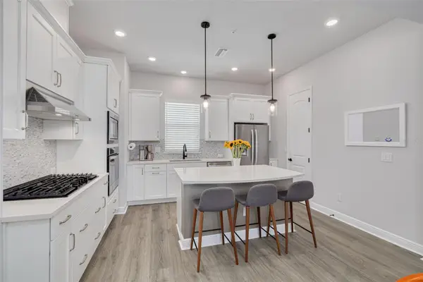 835 Burlington Avenue N, ST PETERSBURG, FL 33701