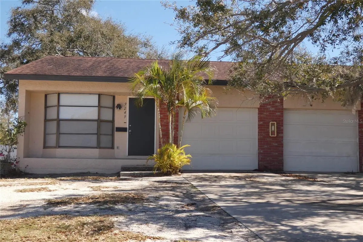 9201 7th Street N, Saint Petersburg, FL 33702 - #1