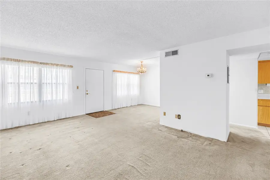 4920 Locust Street Ne #204, Saint Petersburg, FL 33703 - #3