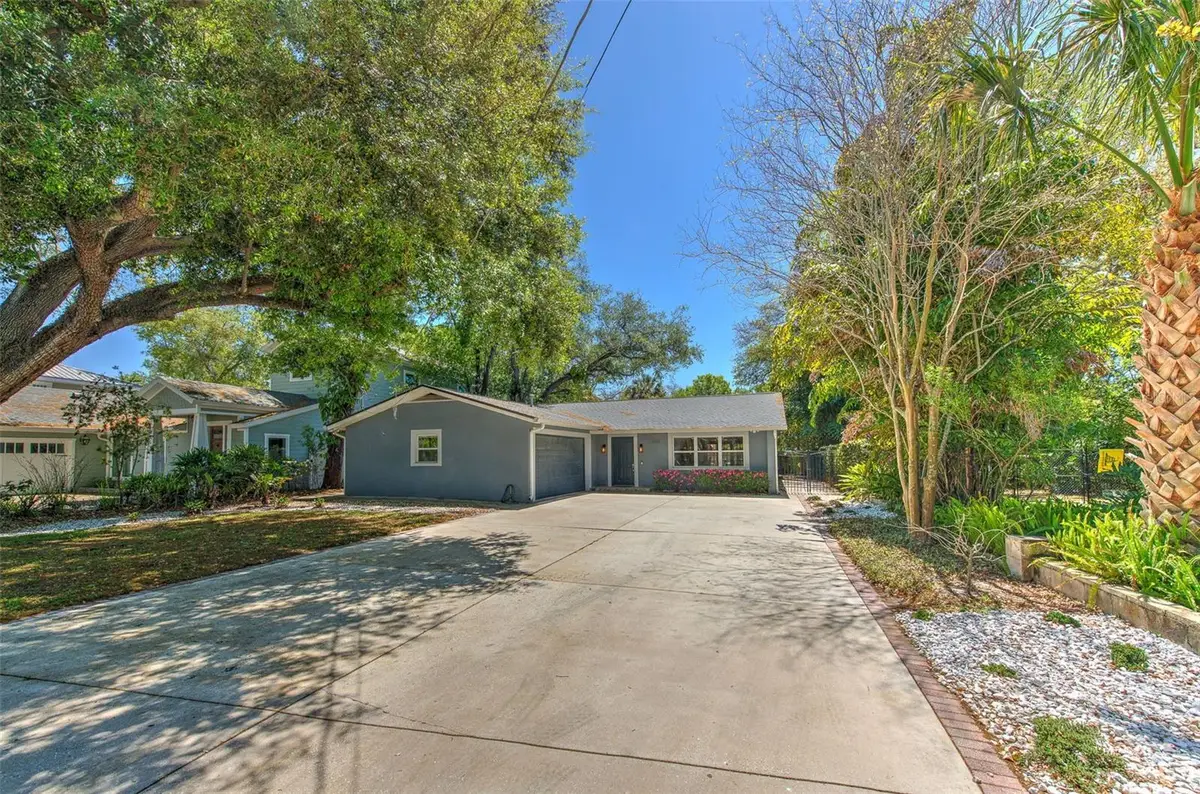 3208 W Hawthorne Road, Tampa, FL 33611 - #1