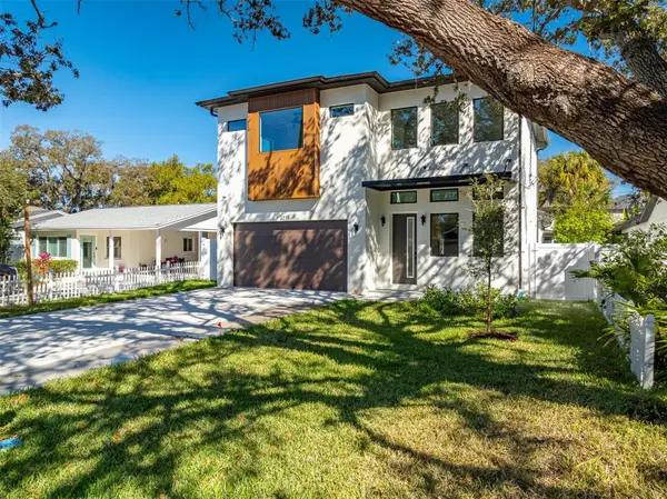 3215 W Price Avenue, TAMPA, FL 33611