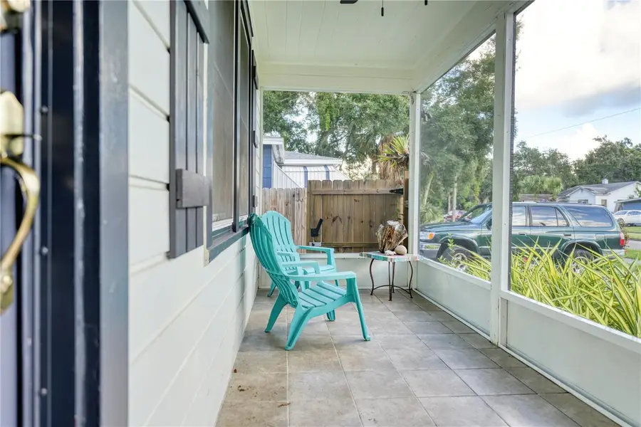 735 26th Avenue S, Saint Petersburg, FL 33705 - #3