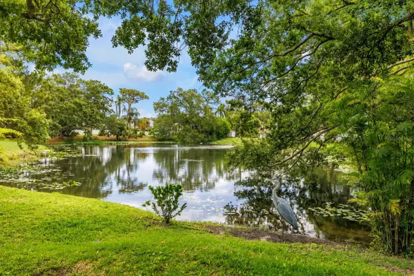 10495 Longwood Drive, SEMINOLE, FL 33777