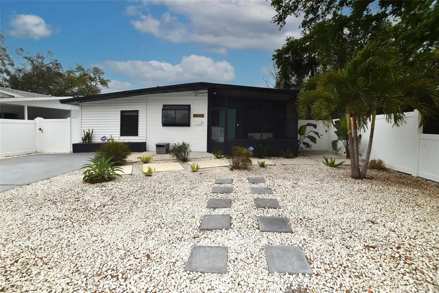 8042 36th Avenue N, Saint Petersburg, FL 33710 - #2