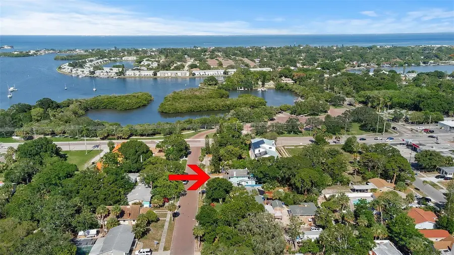 626 37th Avenue S, Saint Petersburg, FL 33705 - #2