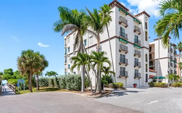 200 121st Avenue #304, TREASURE ISLAND, FL 33706