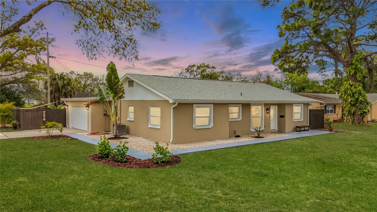 2400 Granada Circle W, Saint Petersburg, FL 33712 - #1