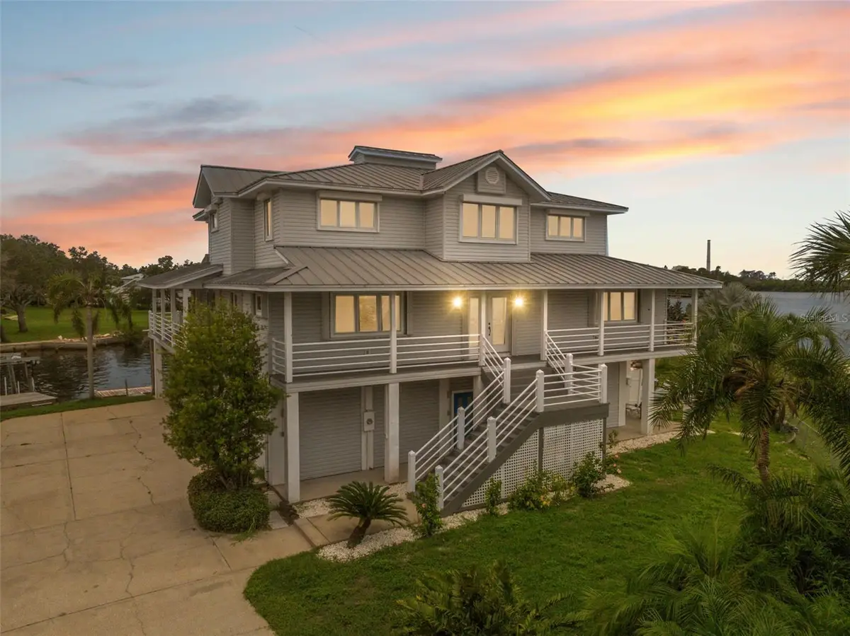 1906 Gulfview Drive, Holiday, FL 34691 - #1