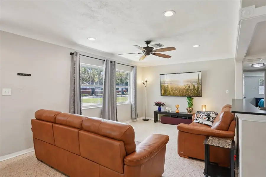 699 Pinellas Point Drive S, Saint Petersburg, FL 33705 - #2