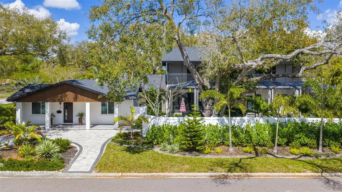 639 43rd Avenue N, Saint Petersburg, FL 33701 - #1