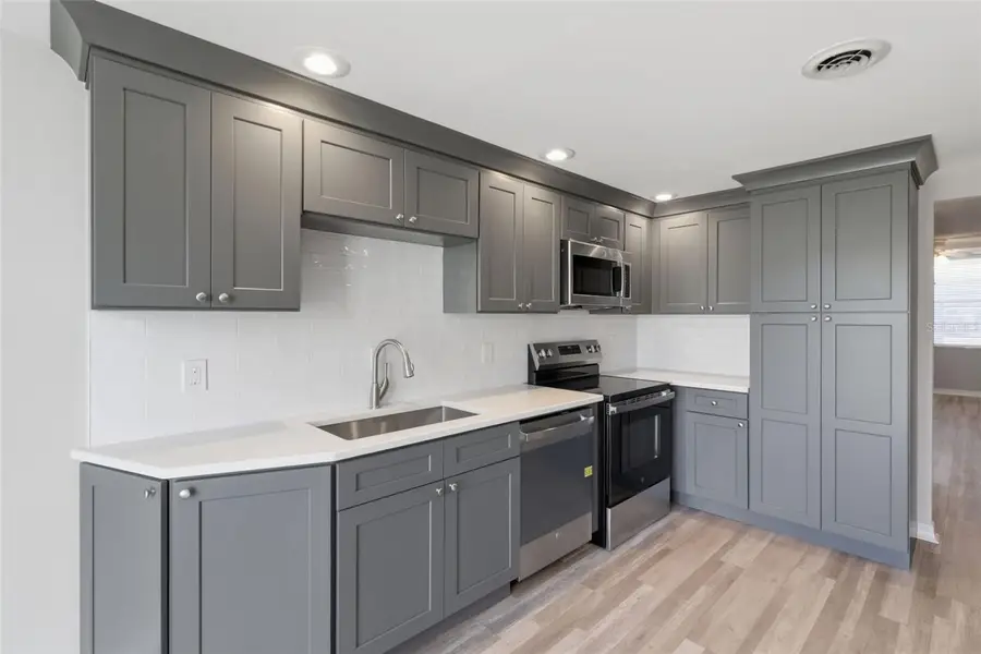 4895 Bay Street Ne #110, Saint Petersburg, FL 33703 - #3