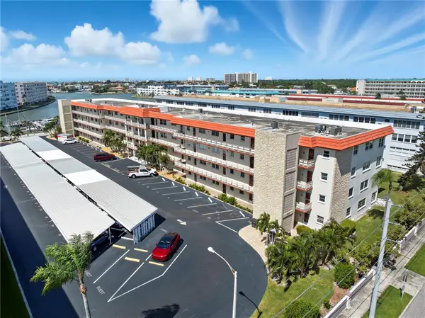 3114 59th Street S #302, GULFPORT, FL 33707