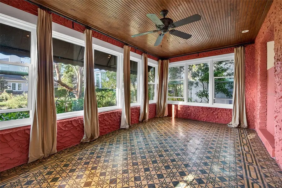 745 16th Avenue Ne, Saint Petersburg, FL 33704 - #3