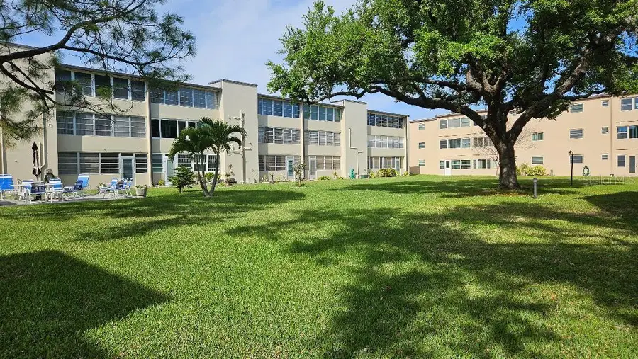 4600 98th Way N #210, Saint Petersburg, FL 33708 - #2