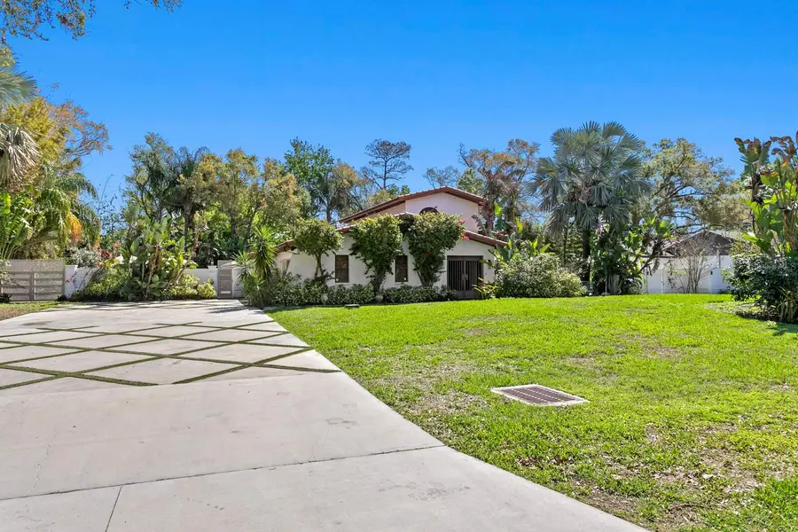 7915 Flowerfield Drive, Tampa, FL 33615 - #2