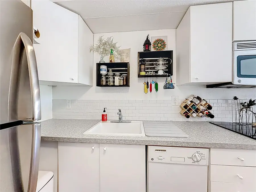 2007 54th Street S, Gulfport, FL 33707 - #3