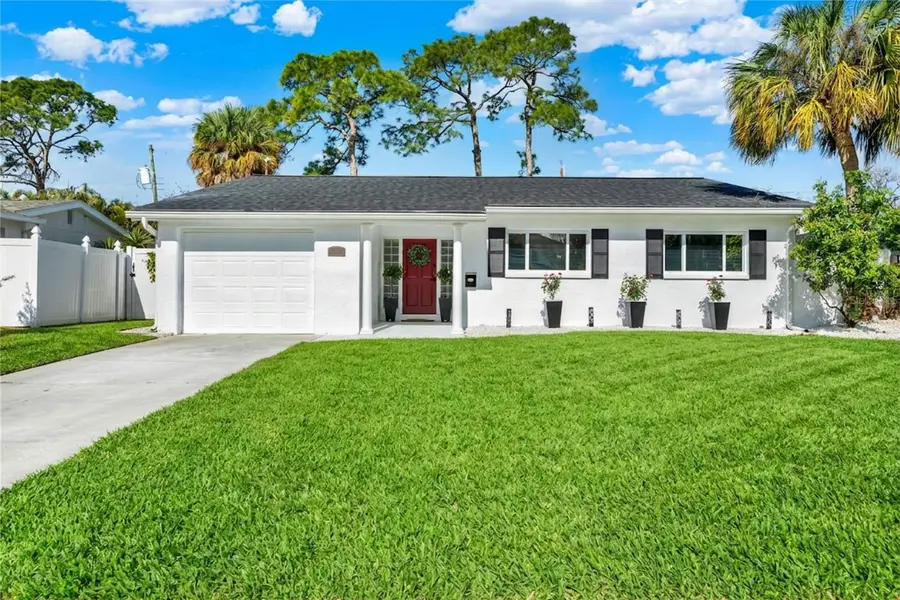 4510 NE Helena Street Ne, Saint Petersburg, FL 33703 - #2