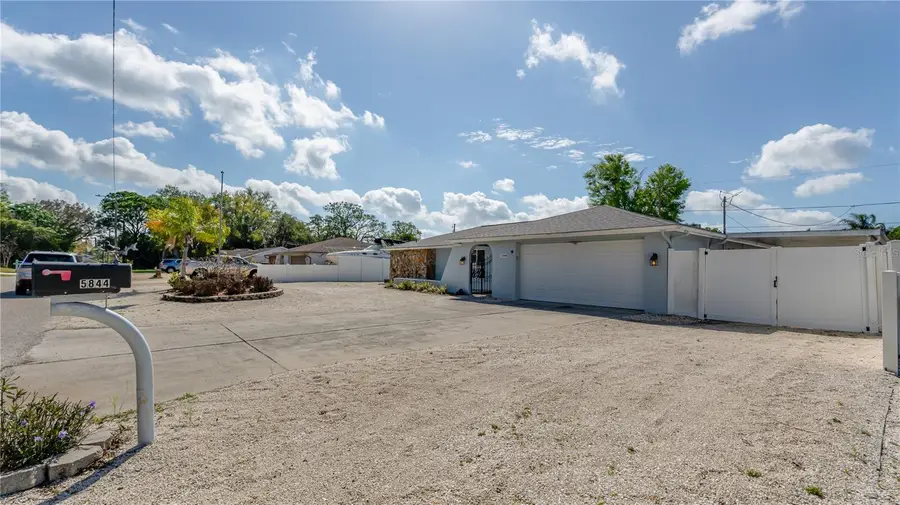 5844 Riddle Road, Holiday, FL 34690 - #3