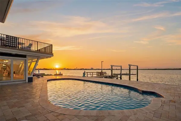 16123 6th Street E, REDINGTON BEACH, FL 33708