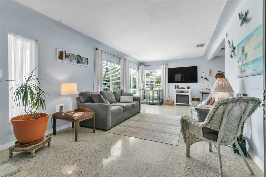 4101 Yardley Avenue N, Saint Petersburg, FL 33713 - #2