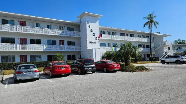 11225 82nd Avenue N #309, SEMINOLE, FL 33772