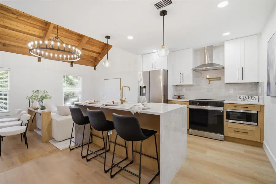 3406 W Barcelona Street, Tampa, FL 33629 - #3