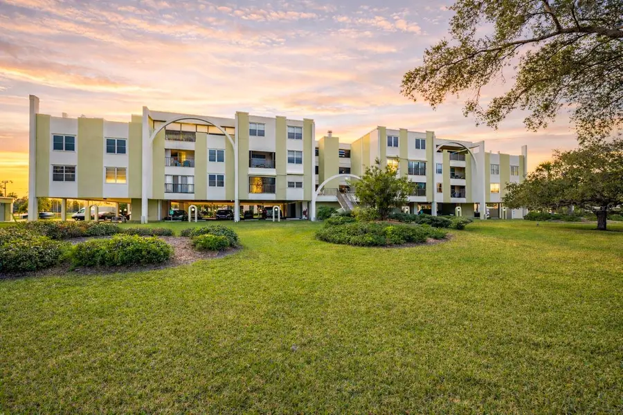 4651 1st Street Ne #303, Saint Petersburg, FL 33703 - #2