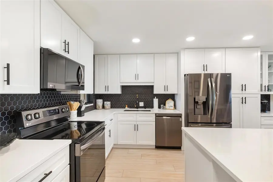 3887 Catalina Drive, Bradenton, FL 34210 - #2