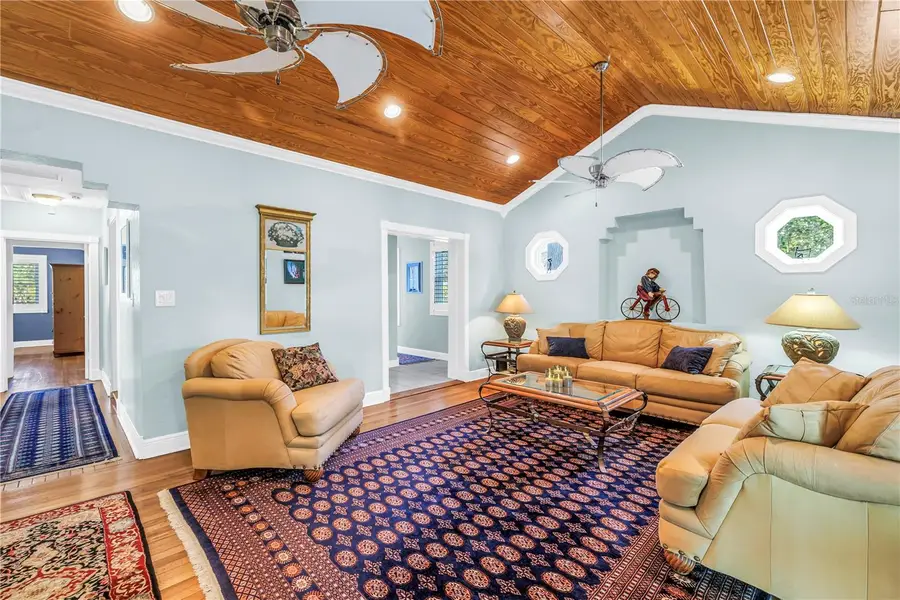 126 30th Avenue N, Saint Petersburg, FL 33704 - #2