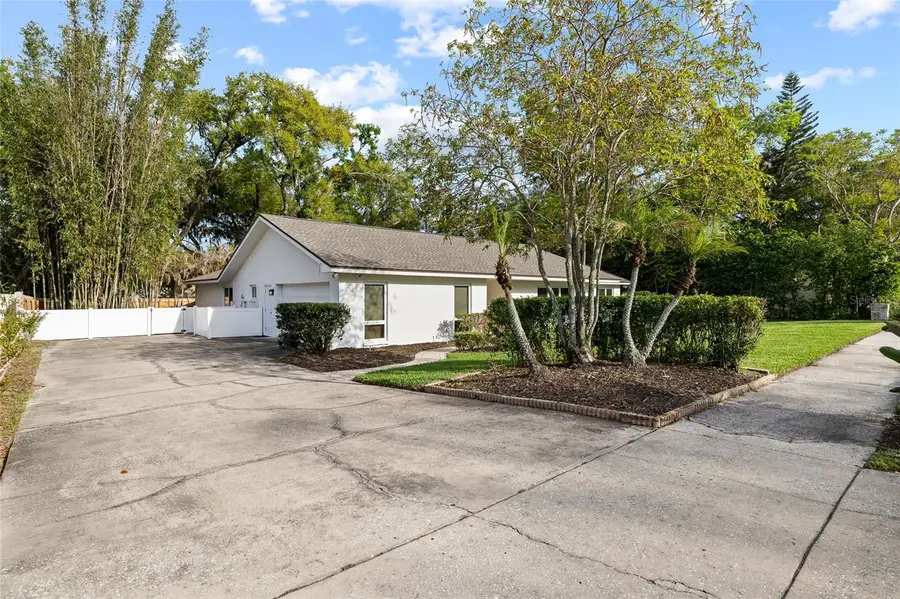 631 Gillette Avenue, Temple Terrace, FL 33617 - #3