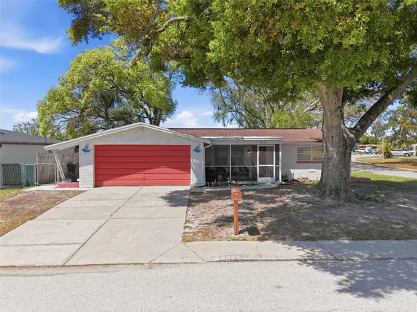 9825 Lakeside Lane, PORT RICHEY, FL 34668