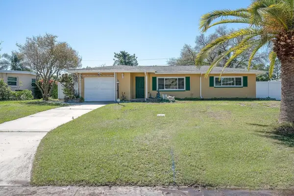 2214 Duncan Drive, BELLEAIR BLUFFS, FL 33770
