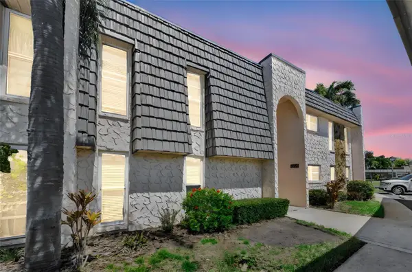 219 Elmwood Circle #219, SEMINOLE, FL 33777