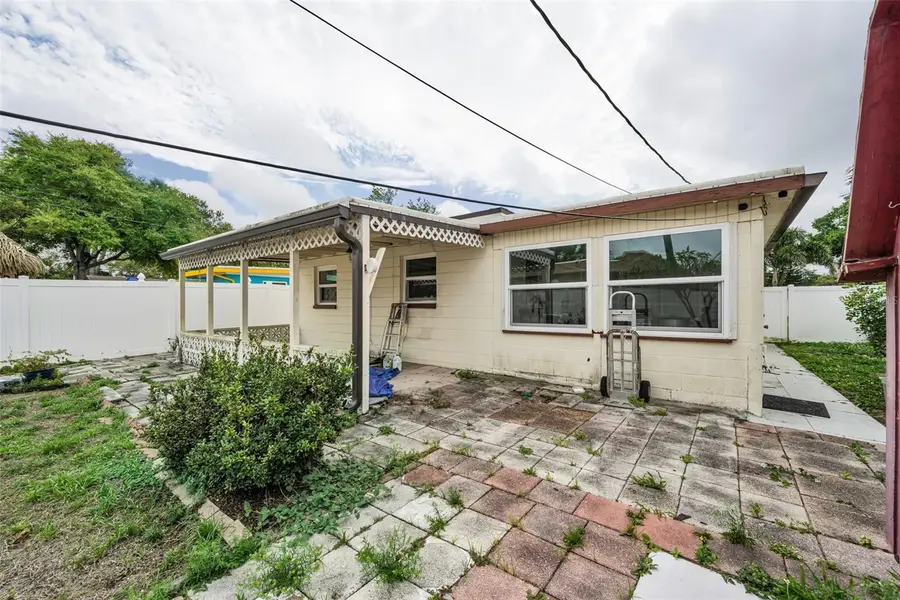 5769 Dartmouth Avenue N, Saint Petersburg, FL 33710 - #3