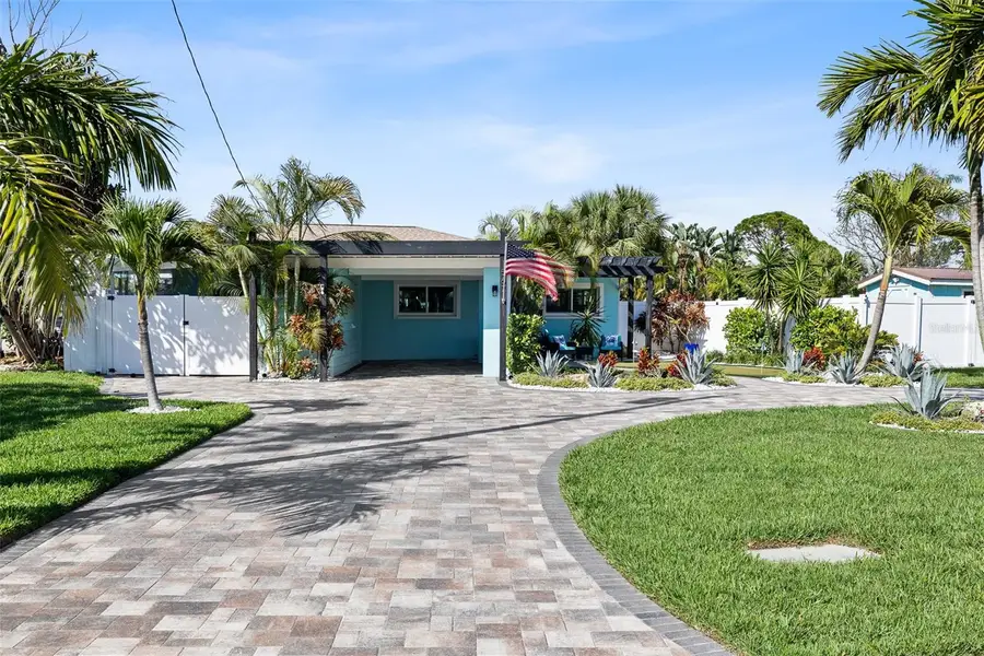 1567 Delaware Avenue Ne, Saint Petersburg, FL 33703 - #3