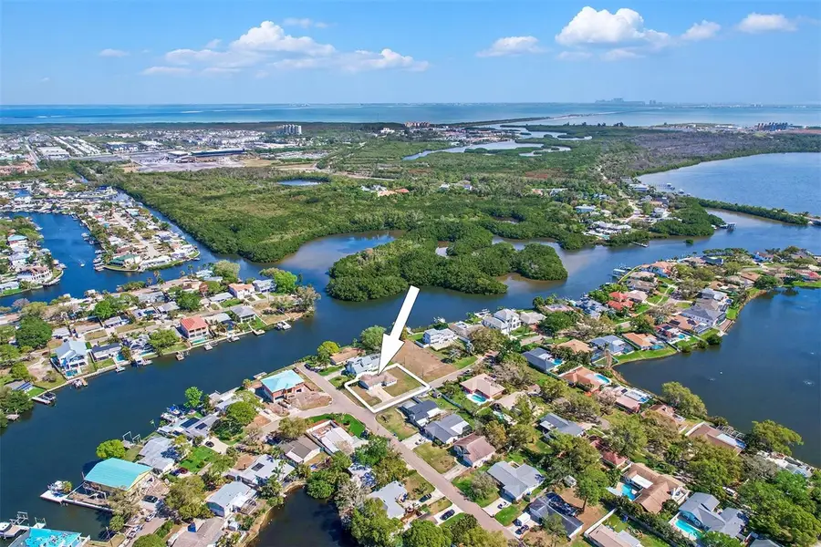 8751 Orient Way Ne, Saint Petersburg, FL 33702 - #2