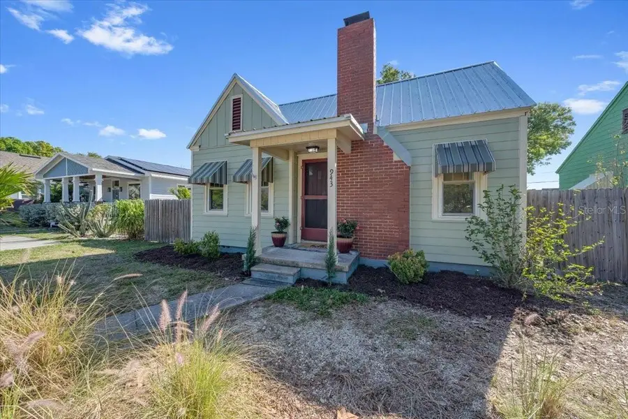 943 Queen Street N, Saint Petersburg, FL 33713 - #2