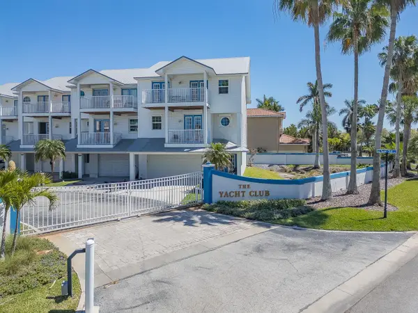 139 Yacht Club Circle, NORTH REDINGTON BEACH, FL 33708
