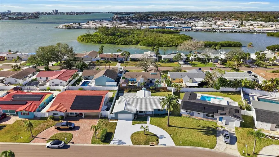 11441 47th Avenue N, Saint Petersburg, FL 33708 - #2