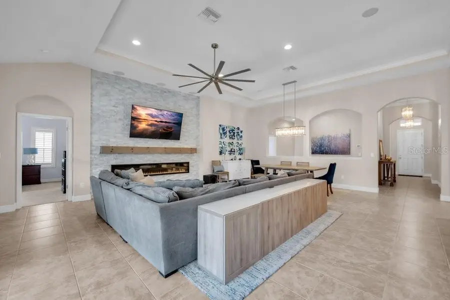 5204 Sparrowglen Place, Lithia, FL 33547 - #2