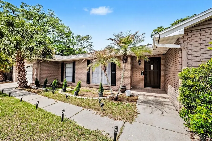 208 Donatello Drive, Brandon, FL 33511 - #2